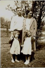Karl, Emma Mae, Gloria Ruth & Donna Jean Froese.jpg